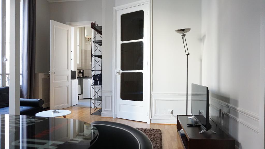 Rue Paul Valery 16